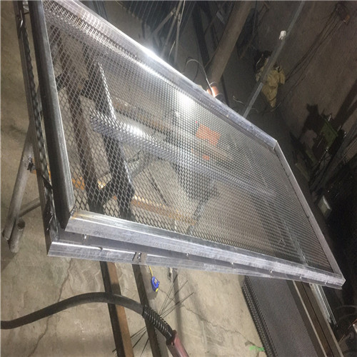 鋁板菱形網(wǎng)安裝時(shí)的固定件選用訣竅